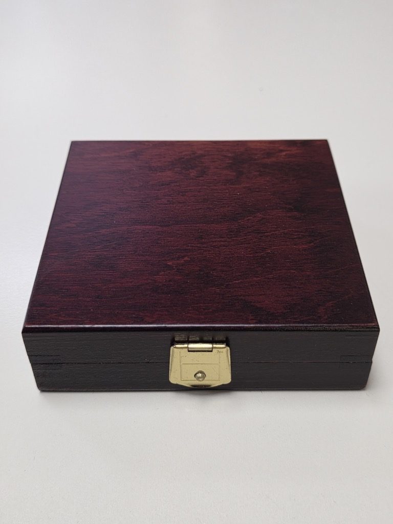 40mm coin wooden gift box – 1oz Silver coins - Image 3