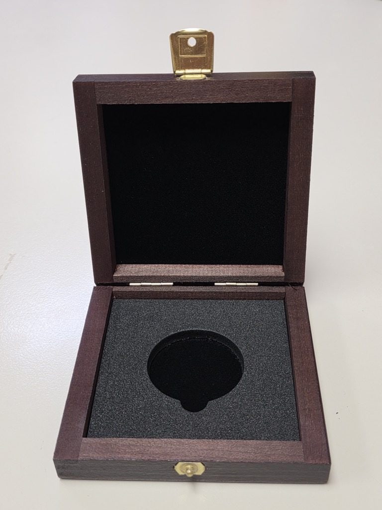 40mm coin wooden gift box – 1oz Silver coins - Image 2
